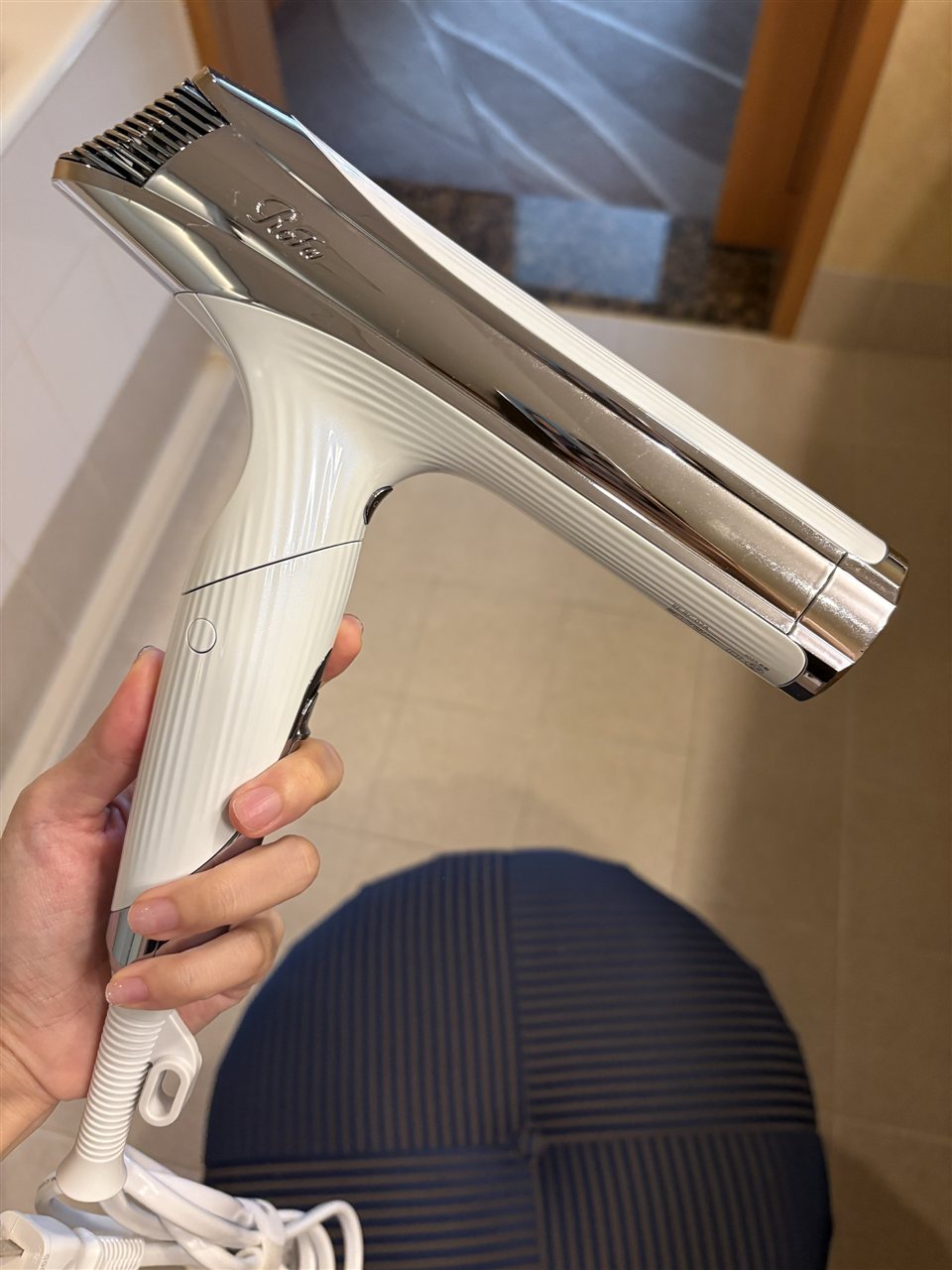 部屋に置いてあったReFaのドライヤー